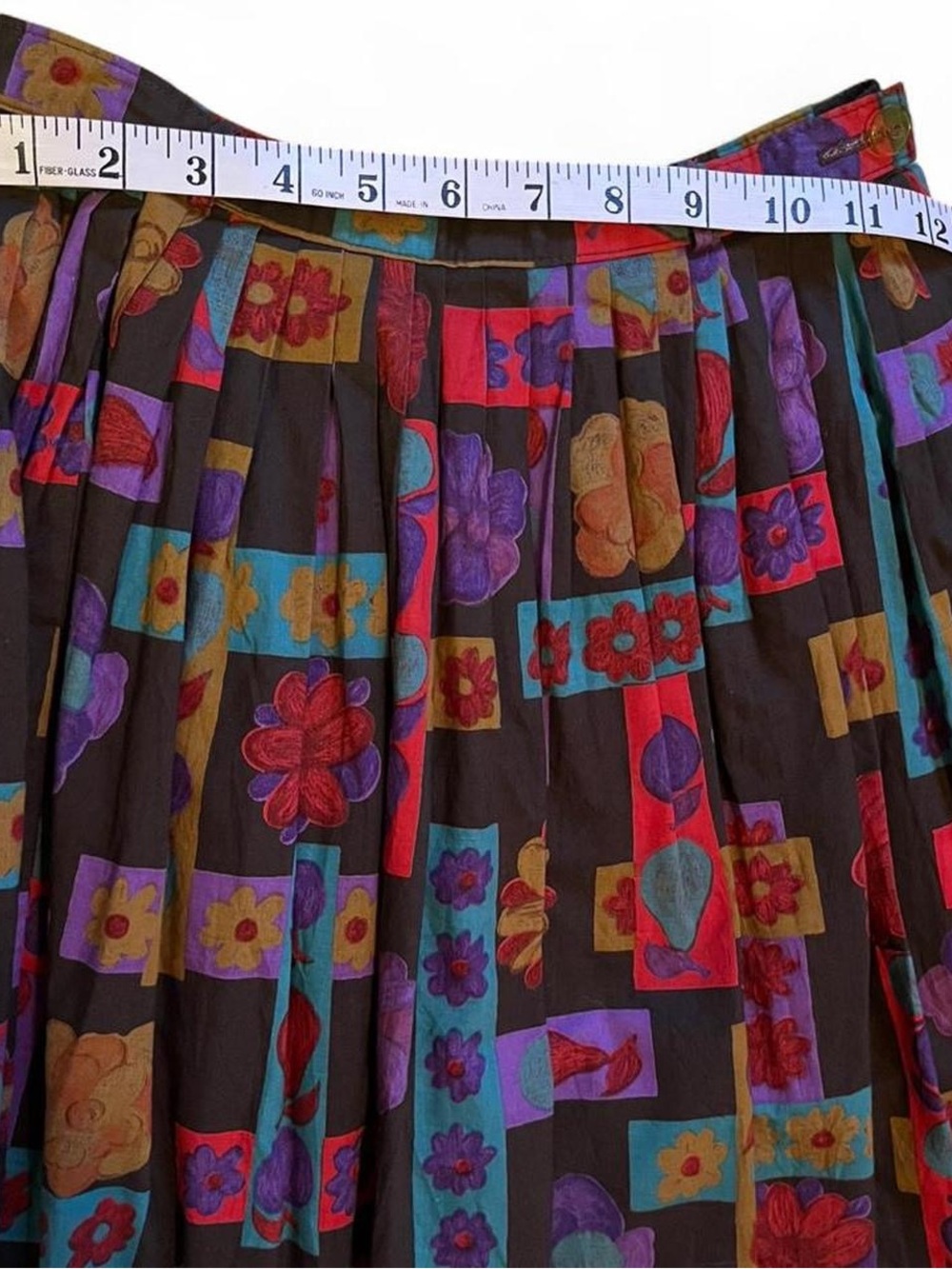 TRUE VINTAGE • 1950s PLEATED RETRO NOVELTY COTTON FLORAL FRUIT SKIRT XS 24 0 50s